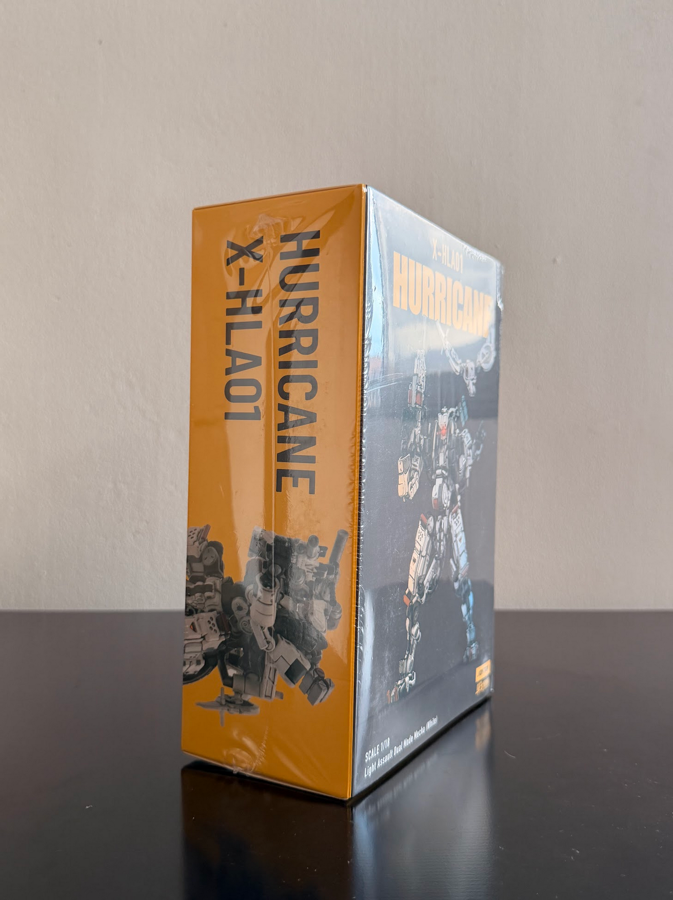X-HLA01 Hurricane-Light Assault Mecha Doble Modo 1/18 (Blanco) – JoyToy