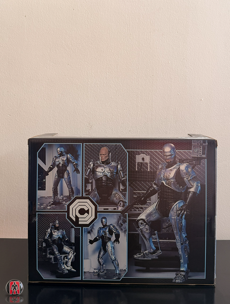 NECA Robocop Ultimate con Daños de Batalla y Silla 18cm