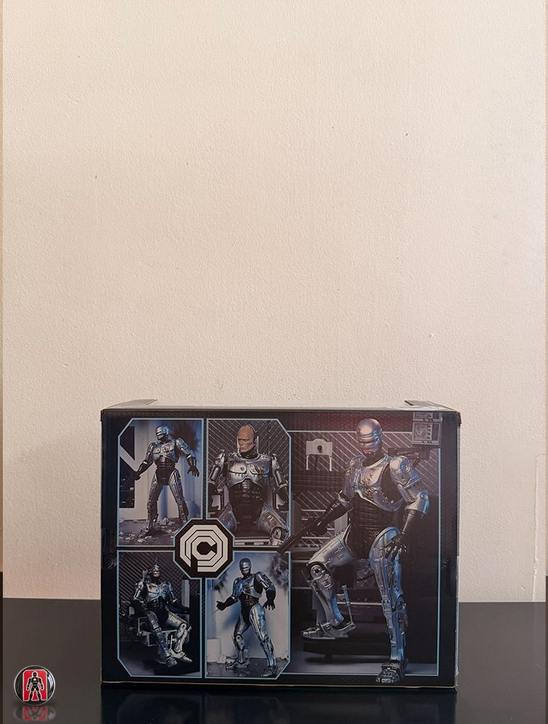 NECA Robocop Ultimate con Daños de Batalla y Silla 18cm
