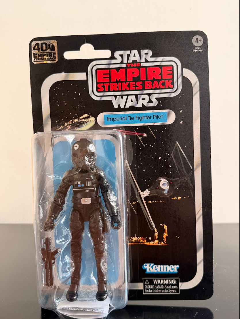 Figura de acción de 6 pulgadas del piloto del caza TIE imperial de la serie Black Series del 40 aniversario de Star Wars (El Imperio Contraataca).